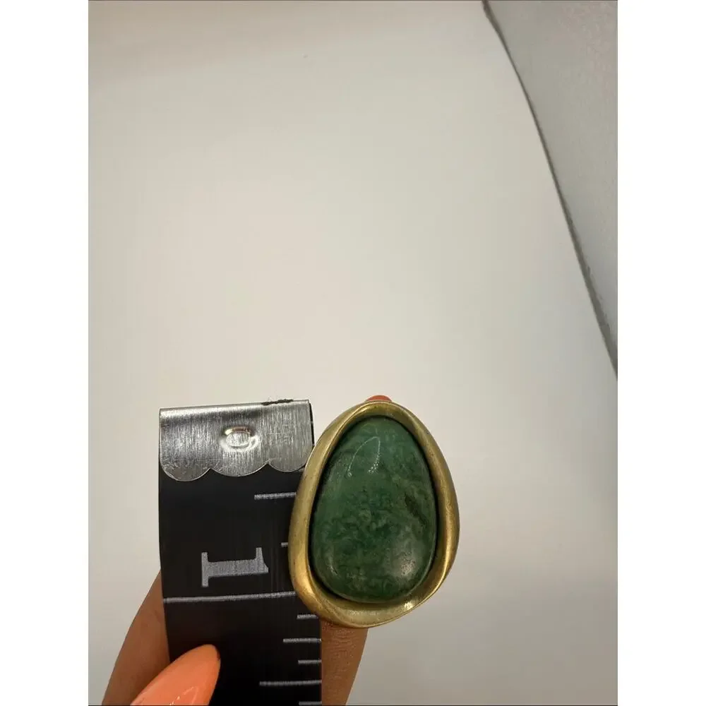 Kenneth Cole Green Stone Teardrop Ring with Gold-Tone Bezel size 8